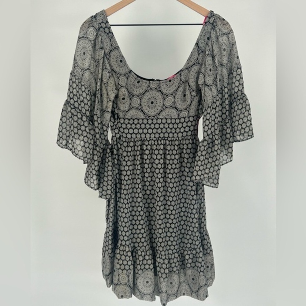 "NWT"Betsey Johnson|Mandala Scoop Neck Flutter Bell Sleeve Chiffon Dress- Size 4